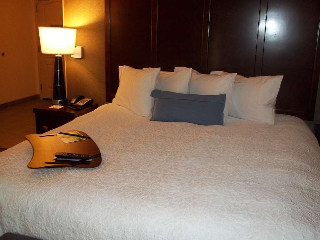 Hampton Inn And Suites Houston Pasadena Room photo